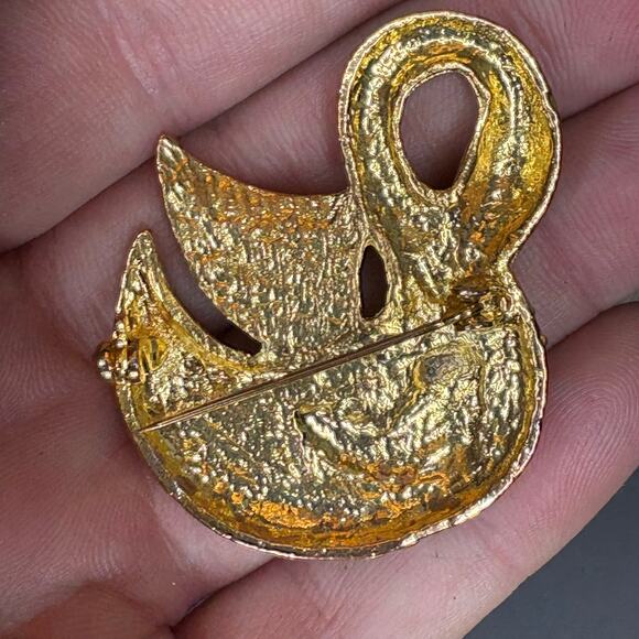 Vintage Swan Brooch Mom and Baby Swan Brooch Red Eyes Goose 1.5" - Picture 3 of 3